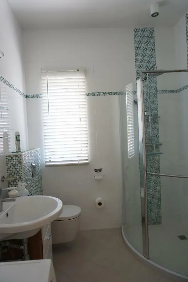 Apartment With Double Bed And Private Outdoor Kitchen Higher Heights, Barbados Christ Church 0*,